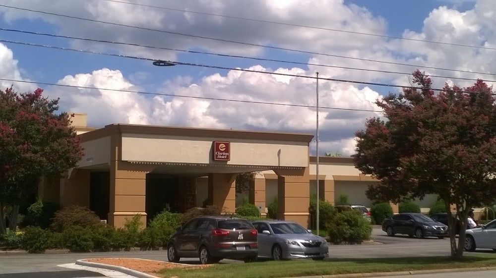 Wyndham Garden Greensboro Exterior photo