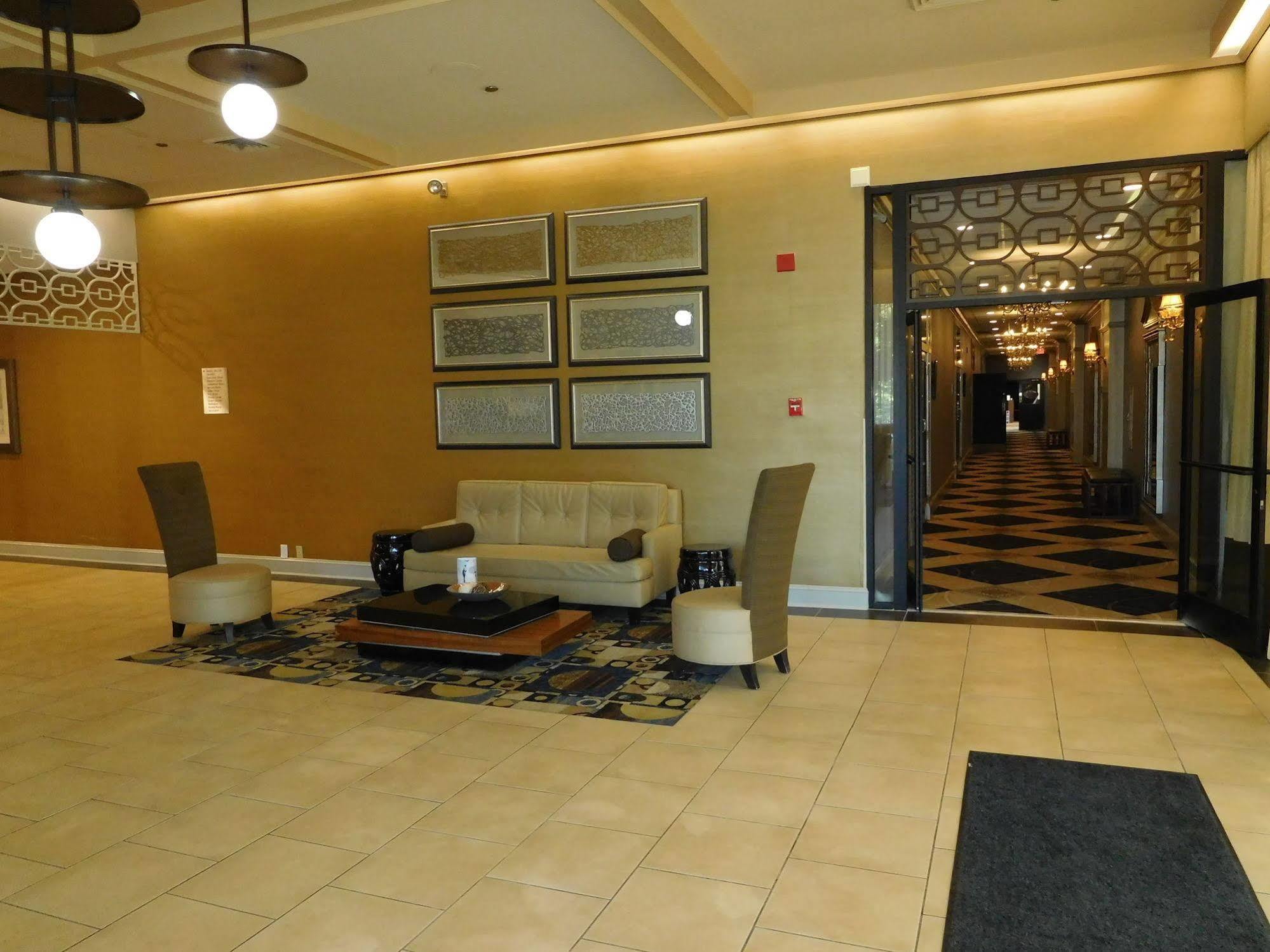 Wyndham Garden Greensboro Exterior photo